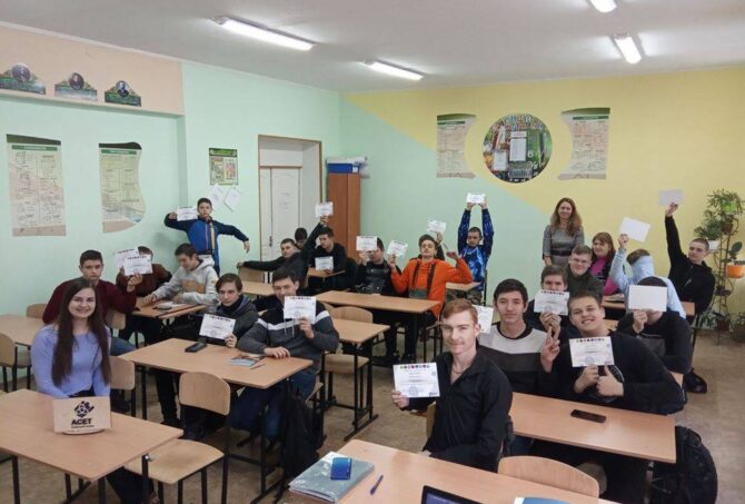 Канікули завершились, ми проводимо тренінги у школах.